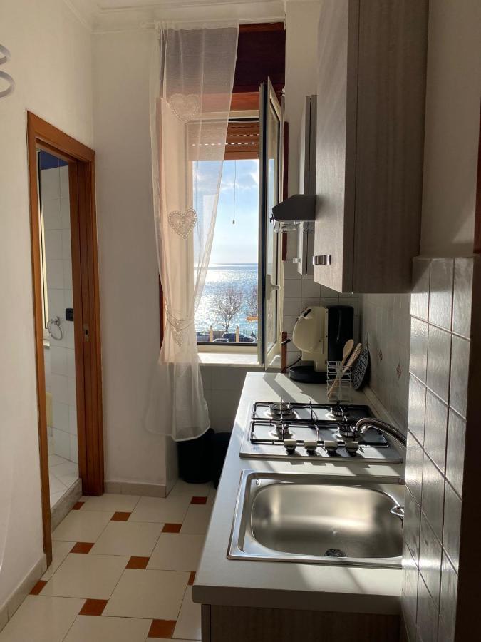 L'Aurora Guest House Кастелламмаре-ди-Стабия Экстерьер фото